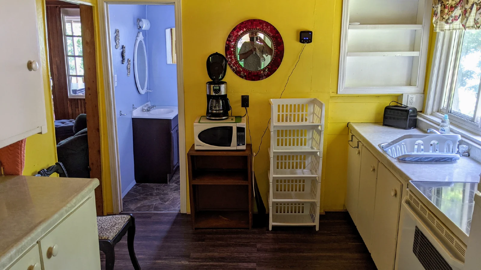 Pigeon-Lake-Resort-Cottage-twenty-one-kitchen